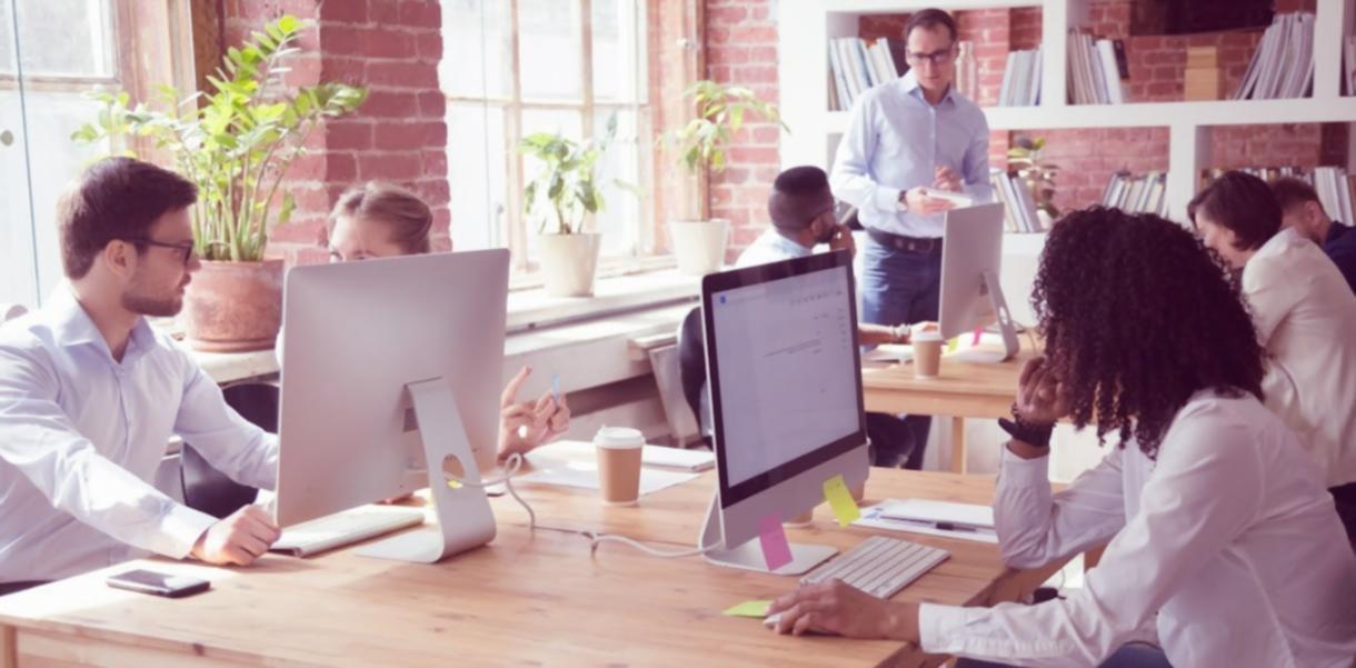 Групповая работа на семинаре по финансам